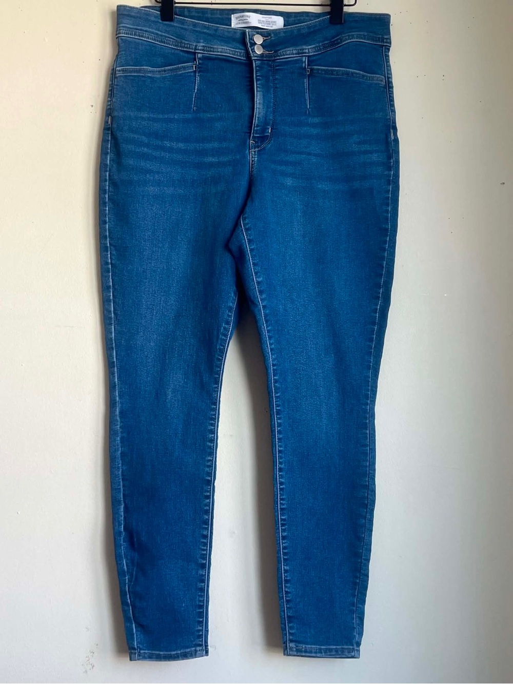 High-Rise Skinny Jeans in Classic Blue Wash